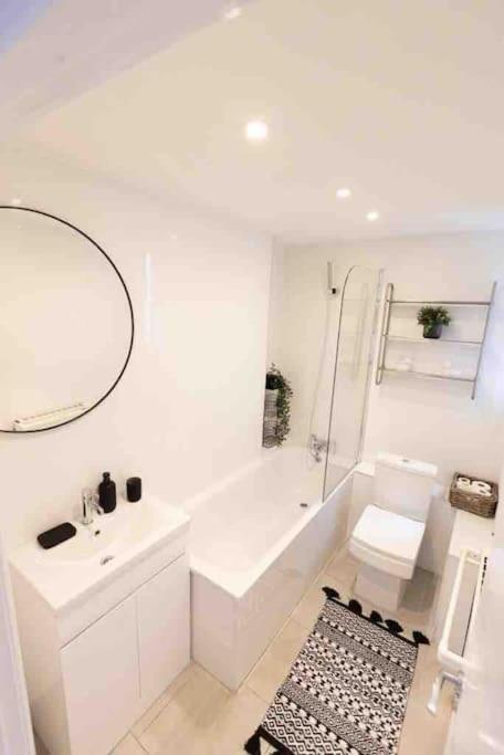 Lovely 2 Bedroom Apartment In Chelsea Sw3 Londra Esterno foto