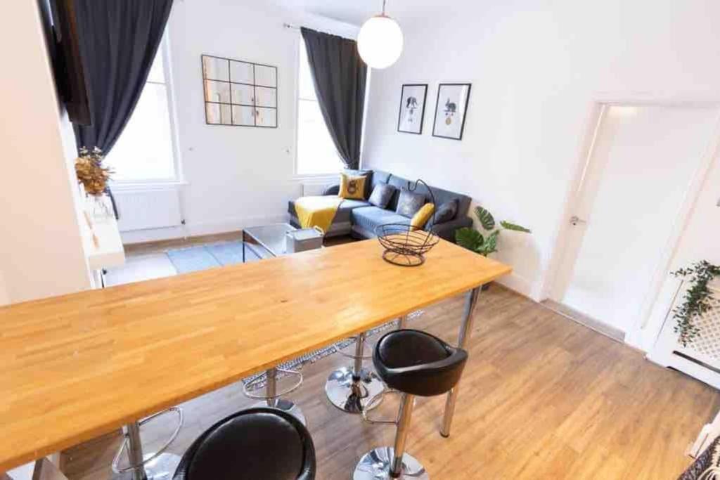 Lovely 2 Bedroom Apartment In Chelsea Sw3 Londra Esterno foto